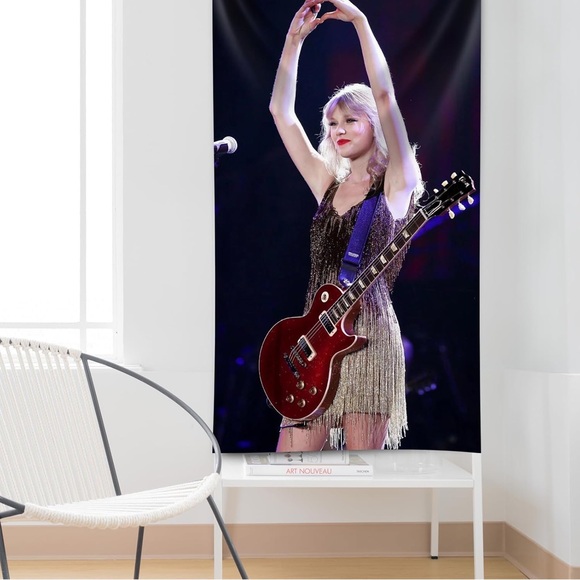 Taylor Swift Bundle Includes Wall Tapestry, Collage Kit & Makeup Bag New Product - Picture 3 of 9